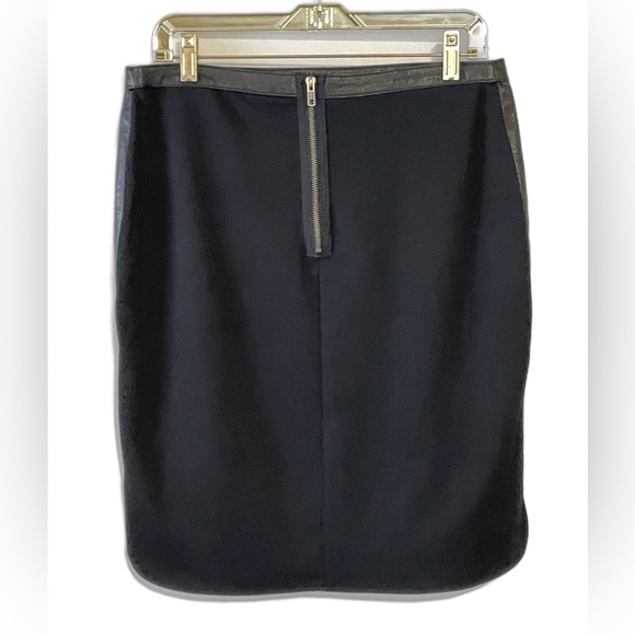 Danier leather skirt - Picture 2 of 3